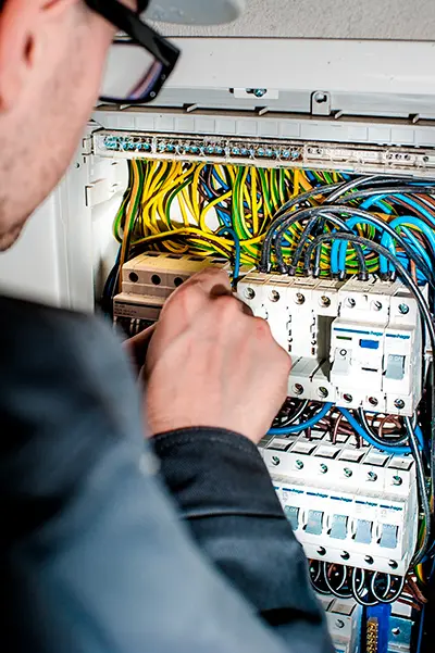 Overmontør_eltavle Bestil en elektriker | Dalmose El Service